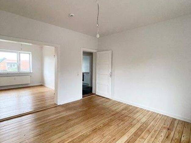 Wohnung zur Miete 475 € 3 Zimmer 63,3 m² 1. Geschoss frei ab sofort Schubystraße 112 Schleswig 24837