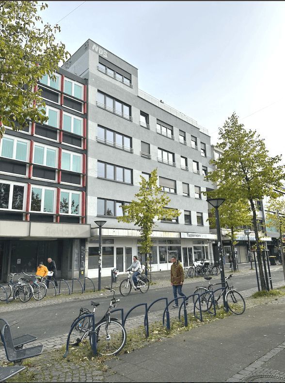 Wohnung zur Miete 1.060 € 3 Zimmer 82 m²<br/>Wohnfläche 1.<br/>Geschoss 01.01.2025<br/>Verfügbarkeit Heiligengeiststraße 10 Peterstraße Oldenburg 26121