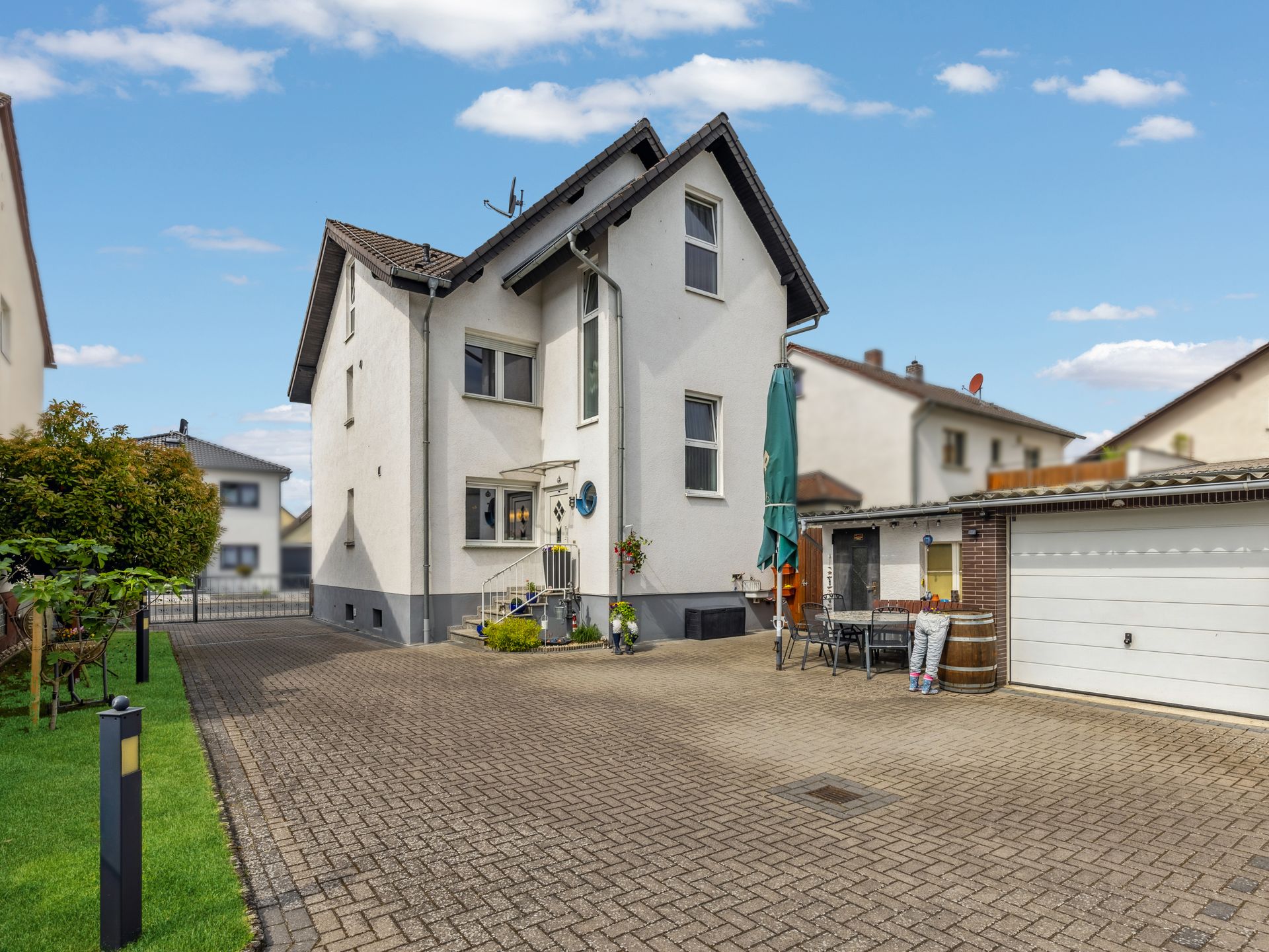 Mehrfamilienhaus zum Kauf 599.000 € 8 Zimmer 195 m²<br/>Wohnfläche 320 m²<br/>Grundstück Ober-Roden Rödermark 63322