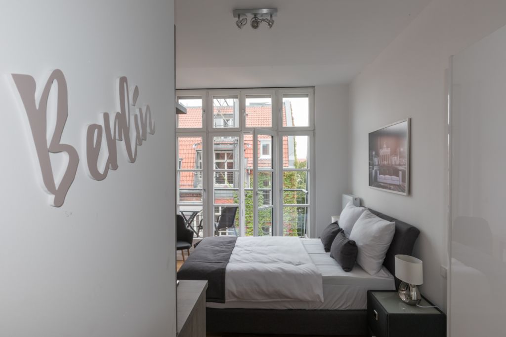 Wohnung zur Miete Wohnen auf Zeit 1.290 € 1 Zimmer 23 m²<br/>Wohnfläche 19.12.2024<br/>Verfügbarkeit Brunnen Straße Mitte Berlin 10119