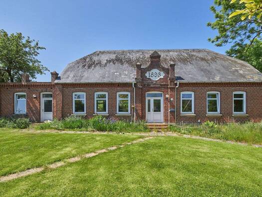 Bauernhaus zum Kauf 645.000 € 10 Zimmer 208 m² 1.650 m² Grundstück frei ab sofort Kronsgaard 24395