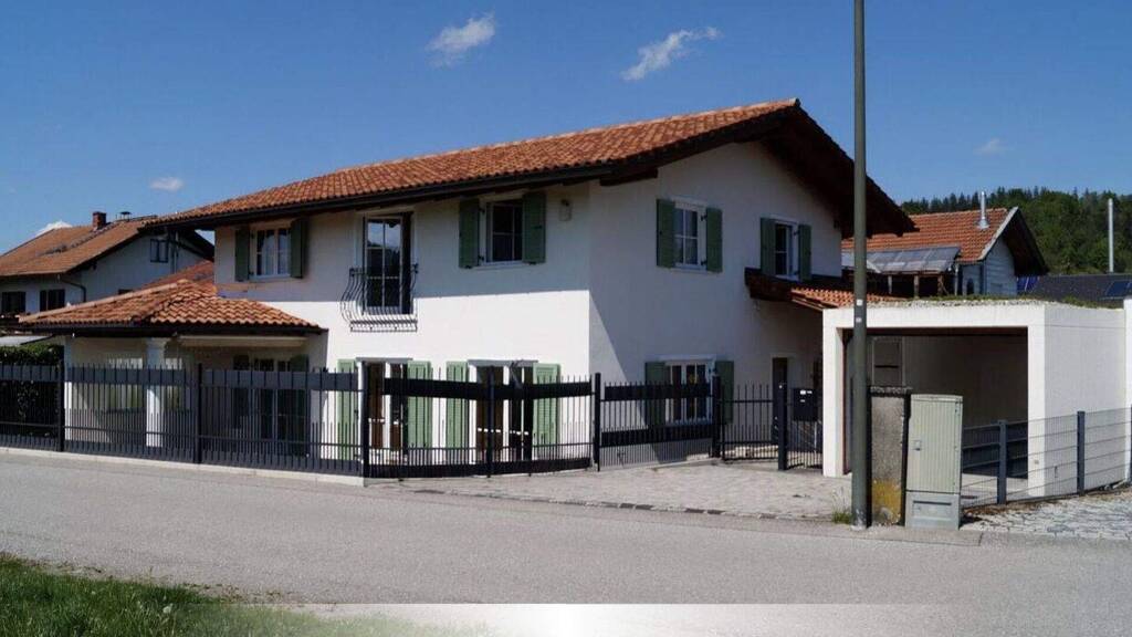 Villa zum Kauf 5 Zimmer 150 m² 445 m² Grundstück frei ab sofort Bruckmühl 83052