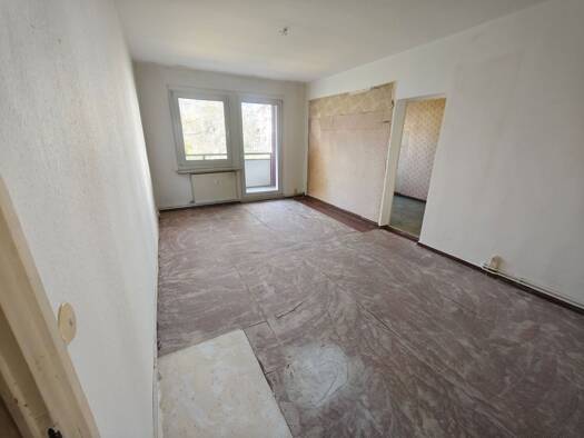 Wohnung zur Miete 180 € 4 Zimmer 68 m² 1. Geschoss frei ab sofort Am Stadion 23 Regis-Breitingen 04565