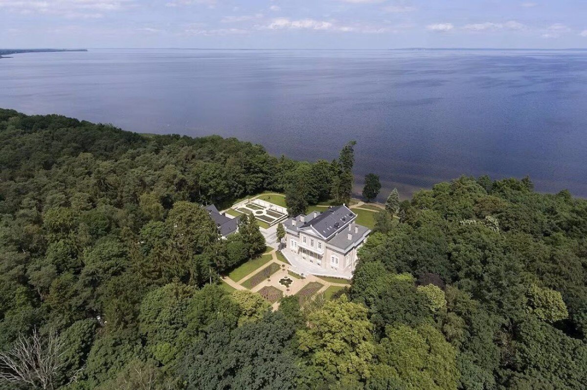 Schloss zum Kauf provisionsfrei 10.000.000 € 30 Zimmer 2.931 m²<br/>Wohnfläche 2.307 m²<br/>Grundstück Nowe Warpno 72022