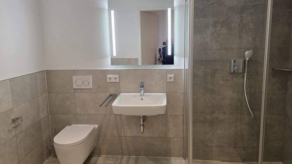 Wohnung zur Miete 1.300 € 3 Zimmer 83,7 m² Leipziger Vorstadt Dresden 01097