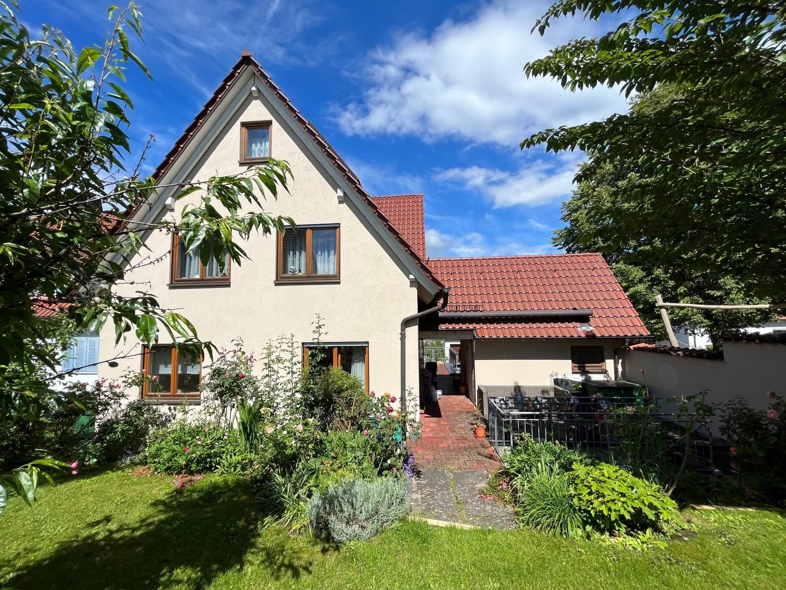 Mehrfamilienhaus zum Kauf 630.000 € 7,5 Zimmer 159 m²<br/>Wohnfläche 402 m²<br/>Grundstück Uhingen Uhingen 73066