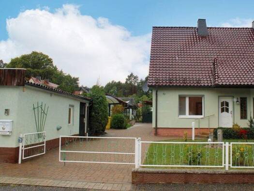 Doppelhaushälfte zum Kauf provisionsfrei 130.000 € 5 Zimmer 123 m² 808 m² Grundstück frei ab sofort Zeißholz Bernsdorf 02994