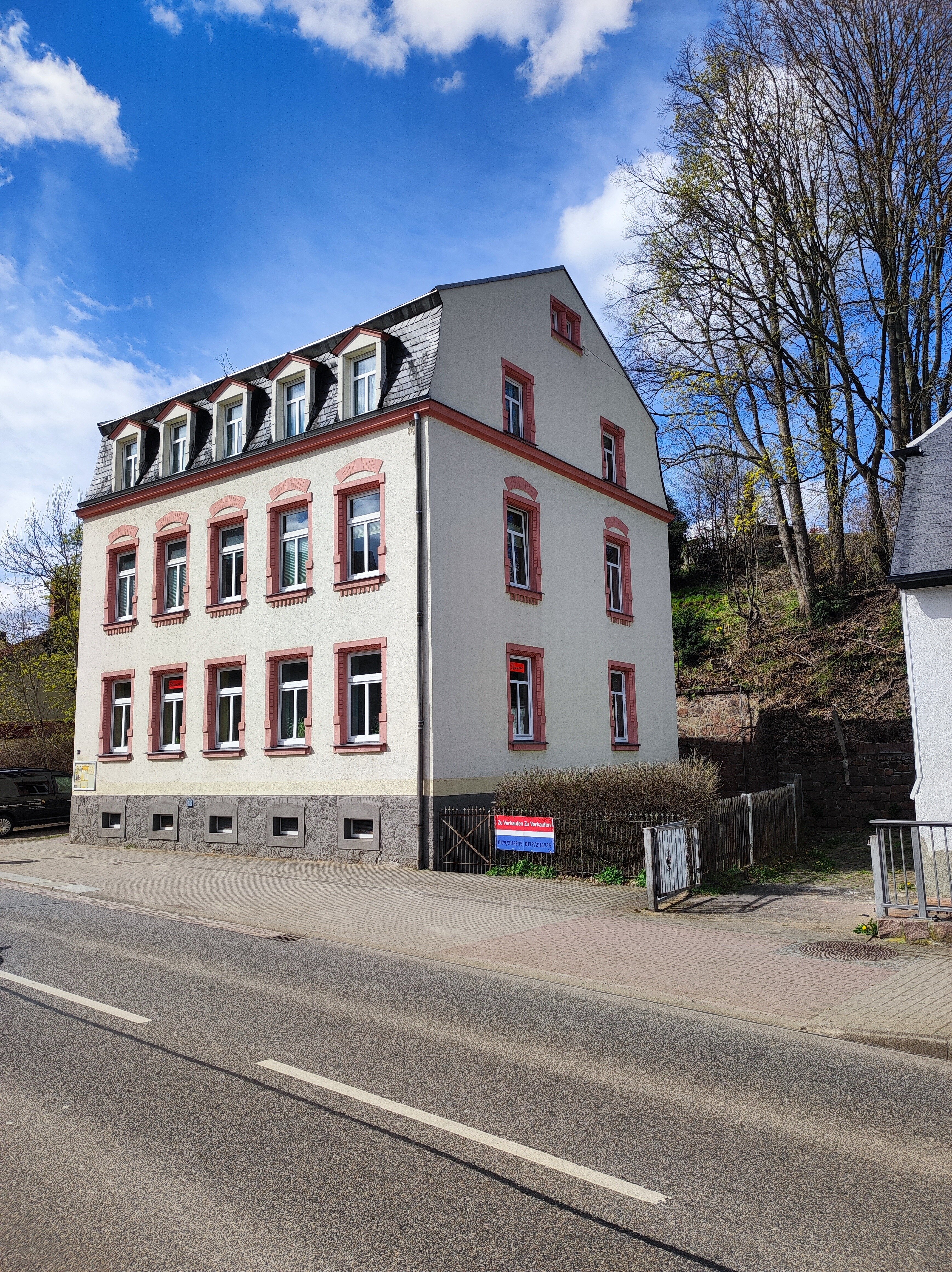 Mehrfamilienhaus zum Kauf 299.000 € 12 Zimmer 255 m²<br/>Wohnfläche 560 m²<br/>Grundstück Zimmerstr. 14 Mittweida Mittweida 09648