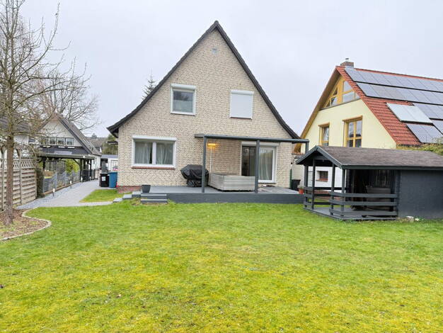 Einfamilienhaus zum Kauf provisionsfrei 650.000 € 6 Zimmer 137 m² 598 m² Grundstück Ahrensburg 22926