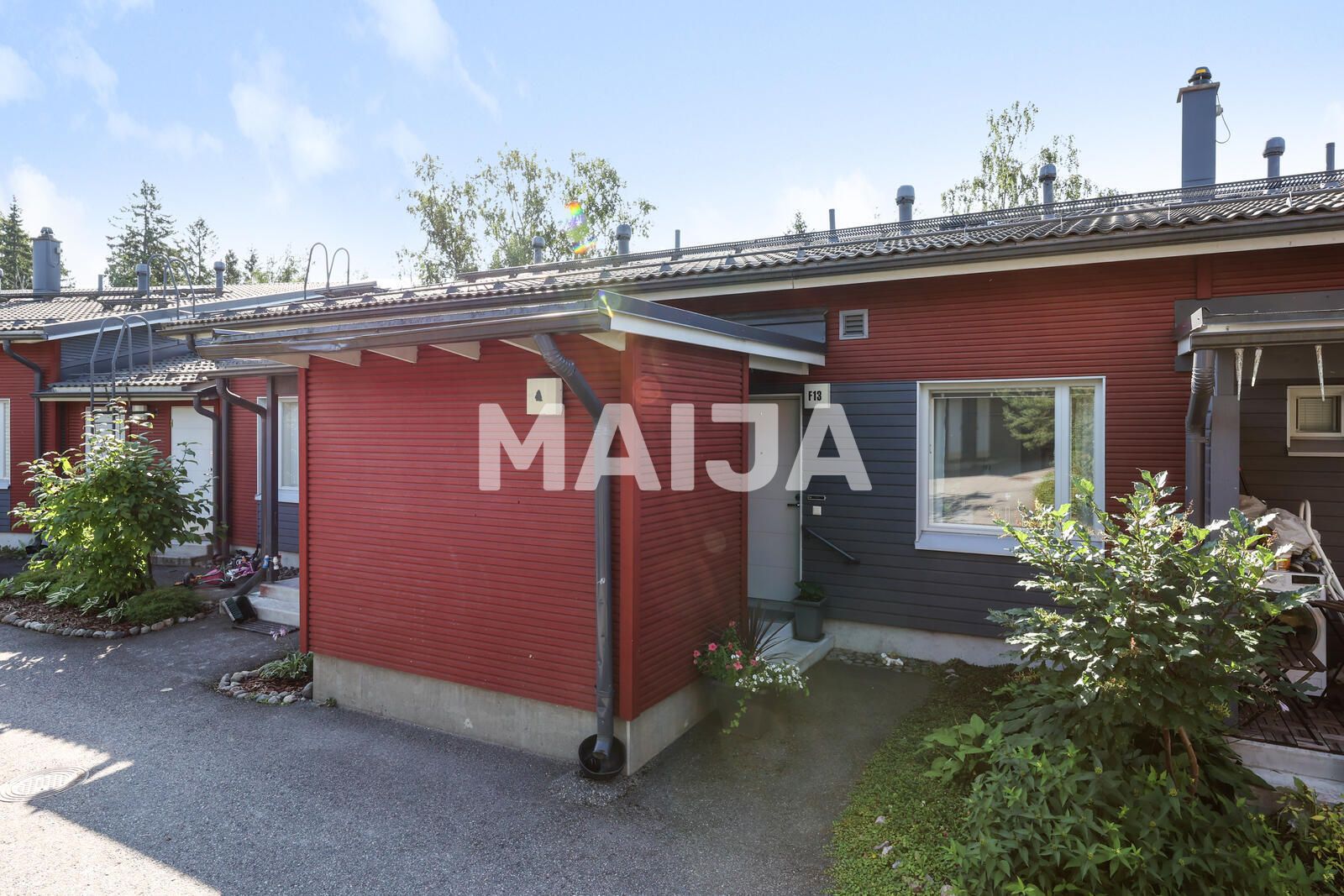 Reihenmittelhaus zum Kauf 330.000 € 4 Zimmer 97 m²<br/>Wohnfläche 5.121 m²<br/>Grundstück Pihkametsä 10 Espoo 02740