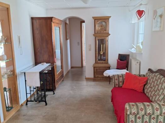 Wohnung zur Miete 900 € 2,5 Zimmer 85 m² Geschoss 1/2 frei ab 01.05.2026 Pfullingen 72793