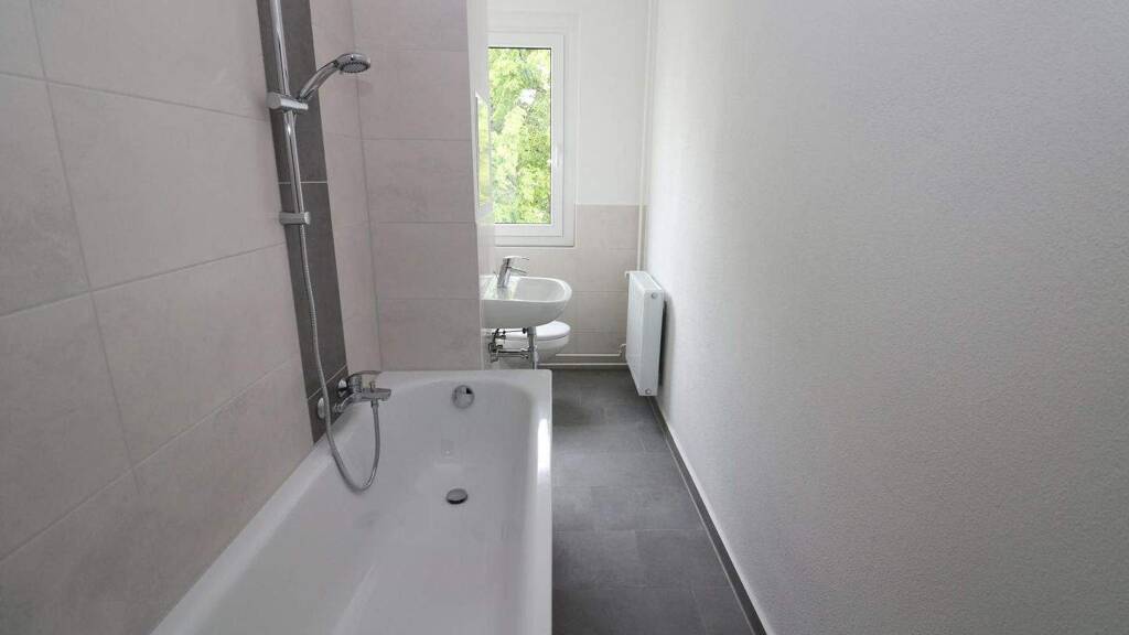 Wohnung zur Miete 399 € 3 Zimmer 55,8 m² 3. Geschoss Karl-Günzel-Straße 32 Freiberg 09599