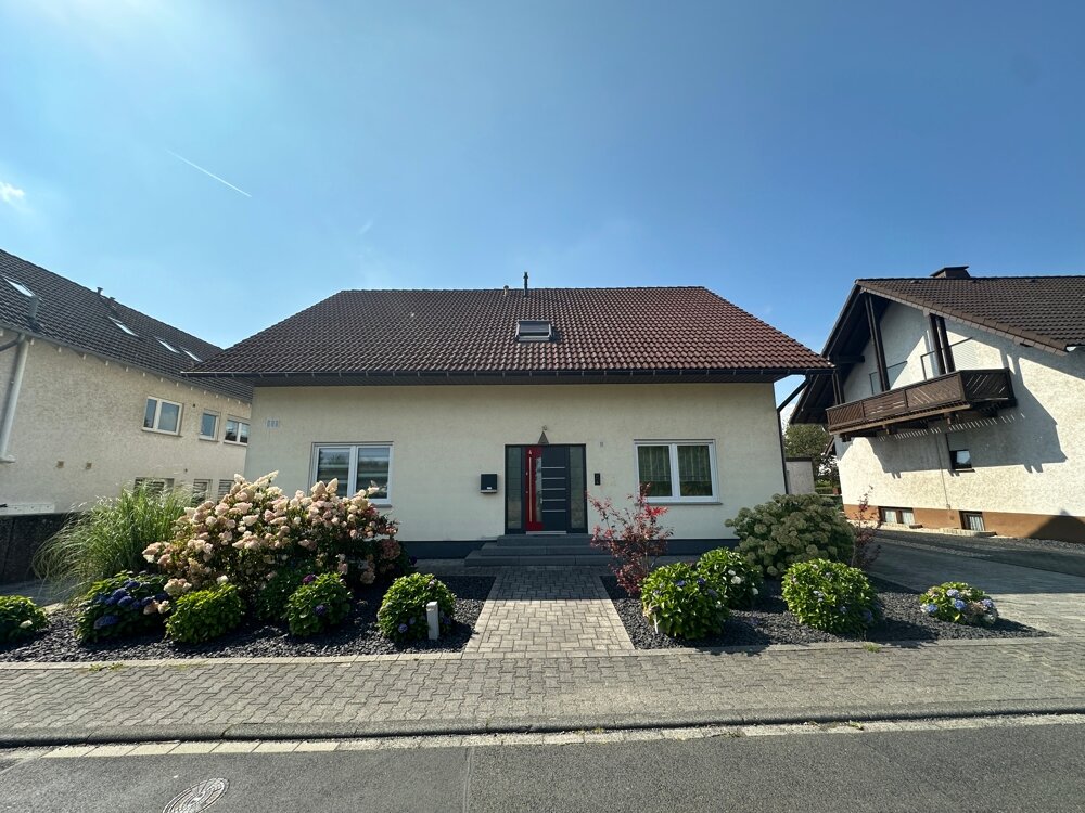 Mehrfamilienhaus zum Kauf 489.000 € 8 Zimmer 256,7 m²<br/>Wohnfläche 461 m²<br/>Grundstück Ransbach-Baumbach 56235