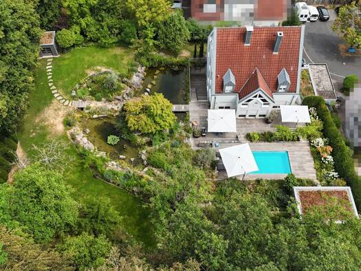 Villa zum Kauf 1.770.000 € 10 Zimmer 397 m² 2.459 m² Grundstück Höchberg 97204