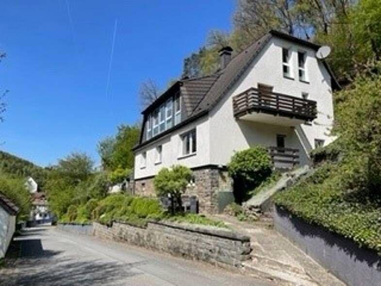 Mehrfamilienhaus zum Kauf 399.000 € 11 Zimmer 223,9 m² 2.940 m² Grundstück Priorei / Rummelnohl Hagen 58091