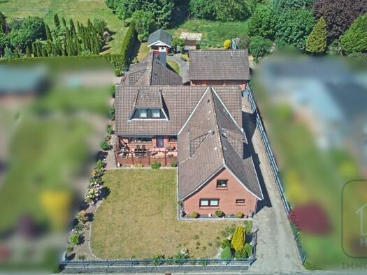 Mehrfamilienhaus zum Kauf als Kapitalanlage geeignet 679.000 € 7,5 Zimmer 271,2 m² 978 m² Grundstück Alveslohe 25486