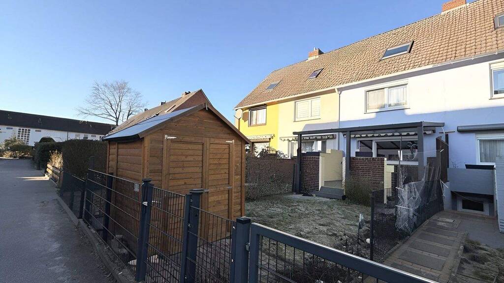 Reihenmittelhaus zum Kauf 219.000 € 4 Zimmer 92 m² 119 m² Grundstück Winsen 21423