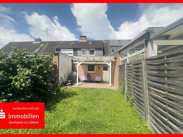 Reihenmittelhaus zum Kauf 199.000 € 2,5 Zimmer 62 m² 218 m² Grundstück Kücknitz Lübeck 23569