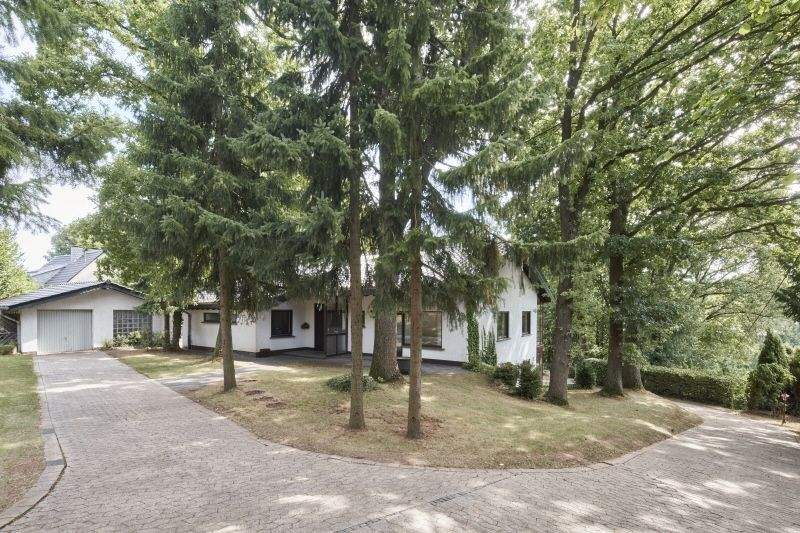 Immobilie in Mechernich - Freistehendes architektonisch reizvolles Ein- oder Zweifamilienhaus in Mechernich - Bild 2