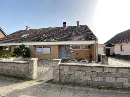 Doppelhaushälfte zum Kauf 408.000 € 5 Zimmer 132 m² 490 m² Grundstück Kierdorf Erftstadt 50374