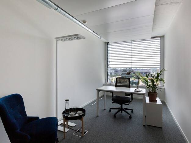 Bürofläche zur Miete provisionsfrei 809 € 50 m² Bürofläche teilbar von 10 m² bis 50 m² Speditionstraße 2 Hafen Düsseldorf 40221