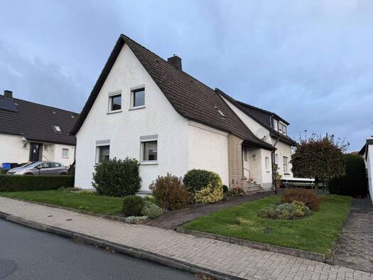 Doppelhaushälfte zum Kauf 138.000 € 3 Zimmer 110 m² 425 m² Grundstück Bad Driburg 33014