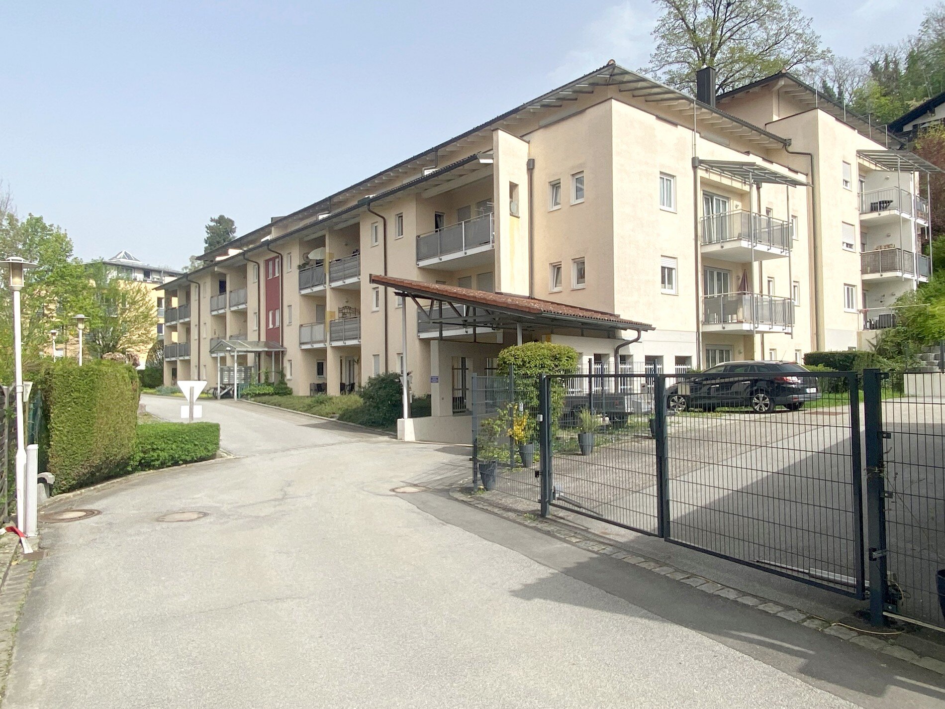 Wohnung zum Kauf 349.000 € 4 Zimmer 171,7 m²<br/>Wohnfläche EG<br/>Geschoss Deggendorf Deggendorf 94469