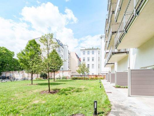 Studio zur Miete 560 € 1 Zimmer 42,3 m² 5. Geschoss frei ab 01.04.2026 Bautzner Straße 24 Innere Neustadt Dresden 01099