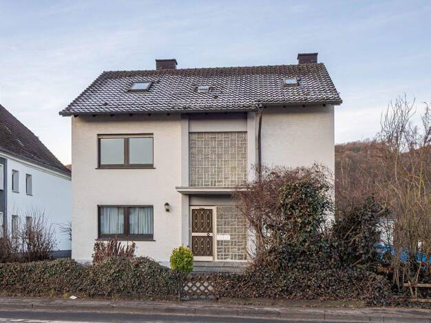 Mehrfamilienhaus zum Kauf 265.000 € 6 Zimmer 190,5 m² Müschede Arnsberg / Müschede 59757