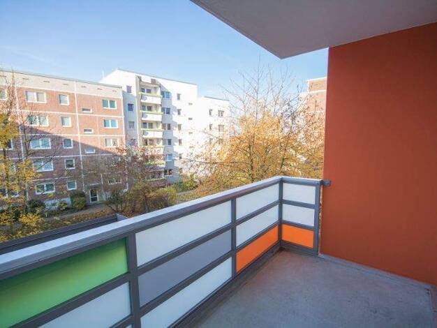 Studio zur Miete 285 € 1 Zimmer 35,6 m² 3. Geschoss Uranusstr. 45 Trotha Halle (Saale) 06118