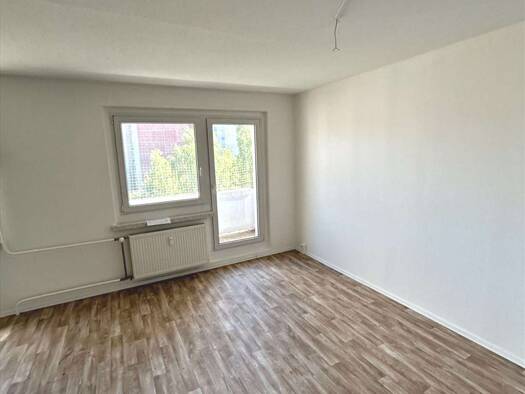Wohnung zur Miete 300 € 3 Zimmer 69 m² 5. Geschoss frei ab sofort Pawlowstraße 5 Chrieschwitz Plauen , Vogtl 08529