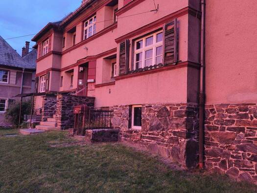 Wohnung zur Miete 276 € 2 Zimmer 50 m² Adorf 08626