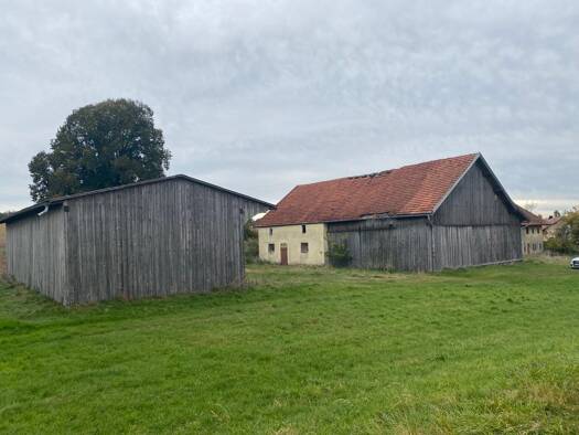 Bauernhof zum Kauf 10.900 m² Grundstück Holzhäuser Osterhofen 94486