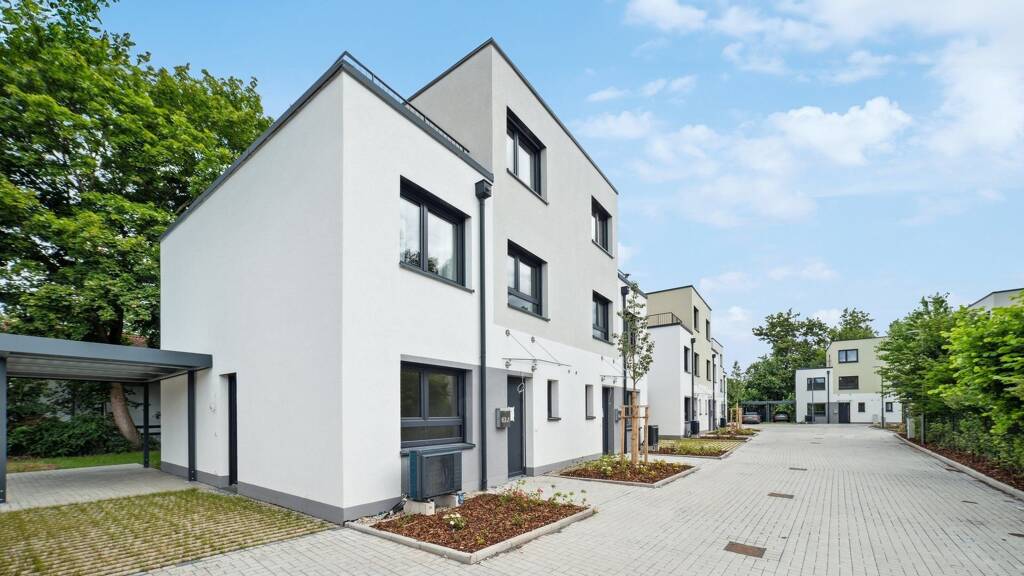 Erstbezug - Außergewöhnliche Doppelhaushälfte in Schwabach zu verkaufen