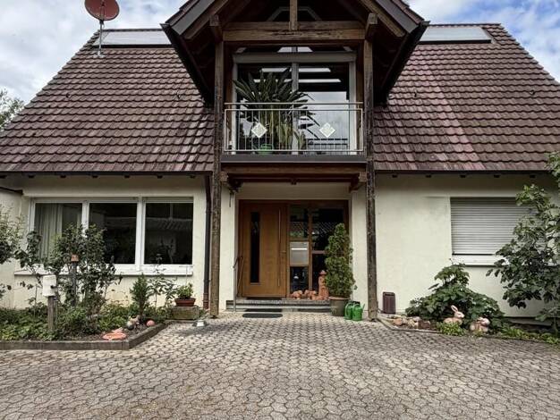 Haus zum Kauf 1.260.000 € 9 Zimmer 250 m² 9.241 m² Grundstück Neustadt Waiblingen 71336