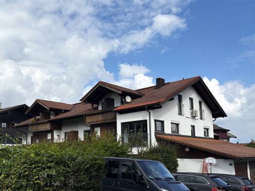 Reihenendhaus zum Kauf 699.000 € 5 Zimmer 140 m² 385 m² Grundstück frei ab sofort Bernau Bernau am Chiemsee 83233