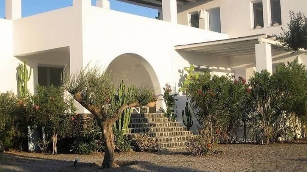 Hotel zum Kauf 1.800.000 € 5 Zimmer 507 m² Gastrofläche 5.200 m² Grundstück Santorini 84702