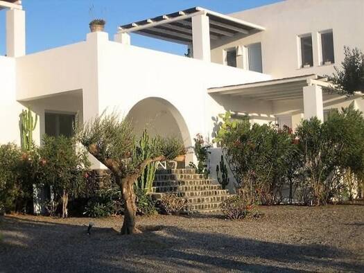 Hotel zum Kauf 1.800.000 € 5 Zimmer 507 m² Gastrofläche 5.200 m² Grundstück Municipality of Thira 84702