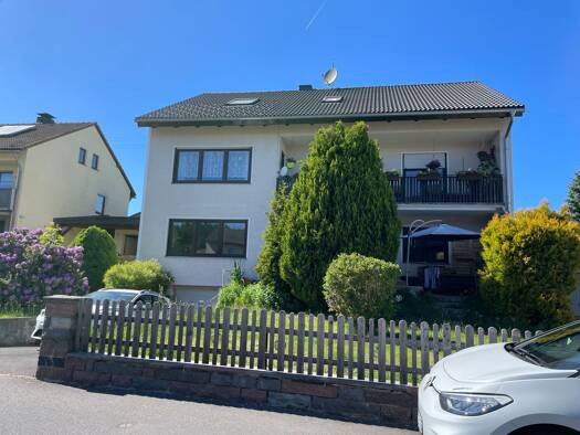Mehrfamilienhaus zum Kauf als Kapitalanlage geeignet 245.000 € 9 Zimmer 250 m² 800 m² Grundstück Wiesenstraße 3 Tröstau Tröstau 95709