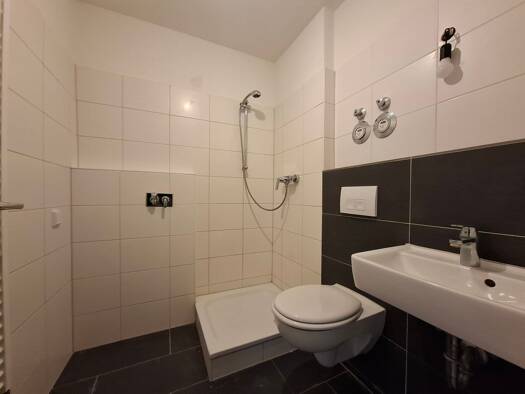 Wohnung zur Miete 391 € 1 Zimmer 40,5 m² 1. Geschoss frei ab 01.10.2026 Senftenberger Ring 66 Märkisches Viertel Reinickendorf 13435