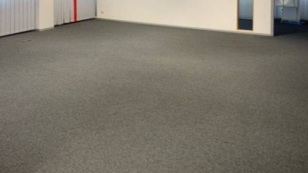 Laden zur Miete 3.715 € 6 Zimmer 243 m² Verkaufsfläche Ostenviertel Regensburg 93055