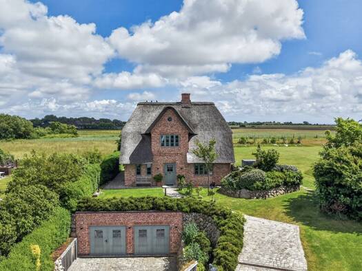 Einfamilienhaus zum Kauf 8 Zimmer 346 m² 16.539 m² Grundstück Morsum Sylt 25980