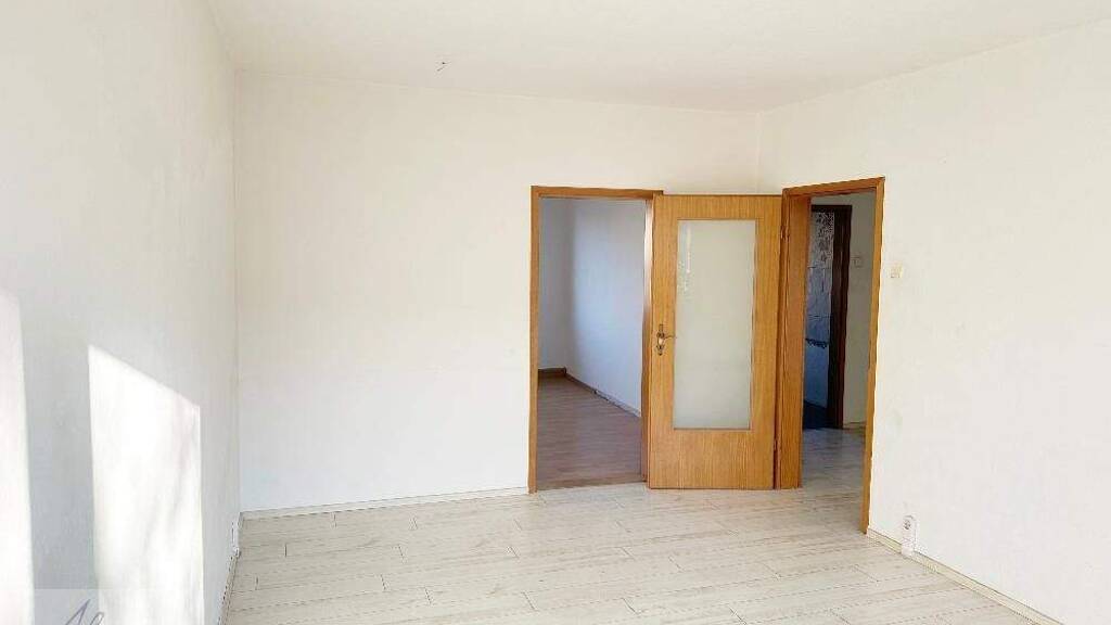 Wohnung zum Kauf 30.000 € 3 Zimmer 57 m² 2. Geschoss Ring der Freundschaft 4b Zeithain 01619