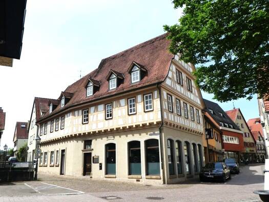 Medizinisches Gebäude zum Kauf 1.088 € 339 m² Bürofläche Besigheim Besigheim 74354