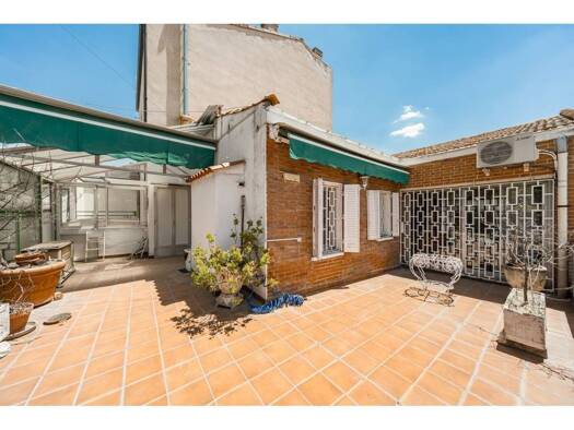 Villa zum Kauf 1.800.000 € 5 Zimmer 306 m² >Calle De Luis Camoens > Madrid 28014