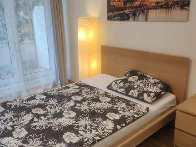 Studio zur Miete Wohnen auf Zeit 750 € 1 Zimmer 24,2 m² frei ab 01.08.2026 Cotta Dresden 01157