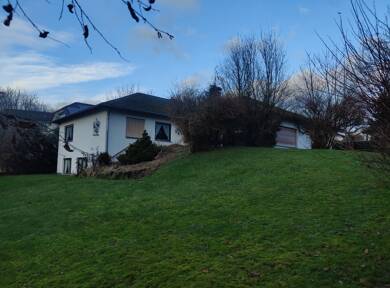 Haus zum Kauf provisionsfrei 330.000 € 8 Zimmer 150 m² 1.100 m² Grundstück Eibach Dillenburg 35689