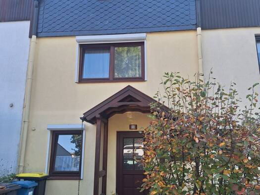 Reihenmittelhaus zur Miete 1.100 € 3 Zimmer 96 m² 200 m² Grundstück frei ab 01.11.2026 Bad Oldesloe 23843