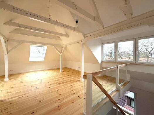 Maisonette zur Miete 2.930 € 4 Zimmer 135 m² Geschoss 3/4 frei ab sofort Groß Flottbek Hamburg 22607