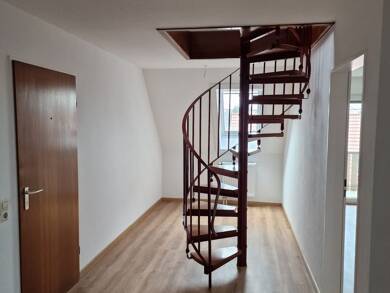 Maisonette zur Miete 770 € 3 Zimmer 75 m² Dachgeschoss, 3. Geschoss frei ab sofort Neu-Ulm 89233